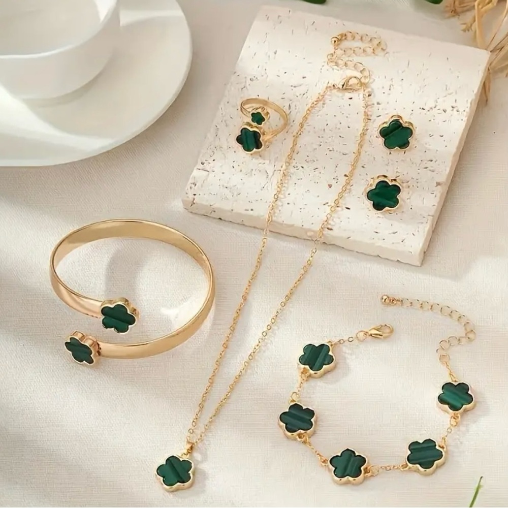 Set of five jewelry green malachite shell clover gold tone